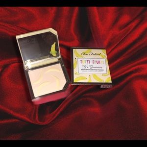 Too Faced Brightening Setting Powder.